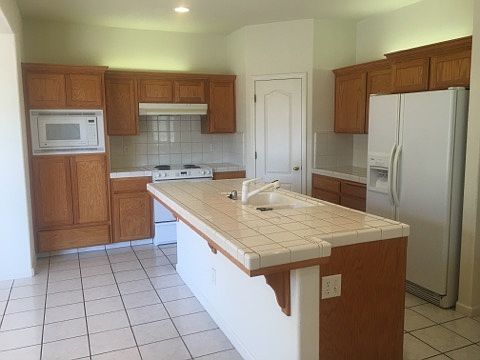 4th image of 4415 W Morris Ave