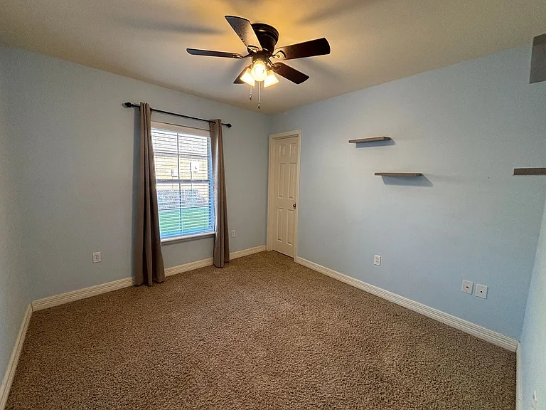 2218 Shumark Trl — Photo 8