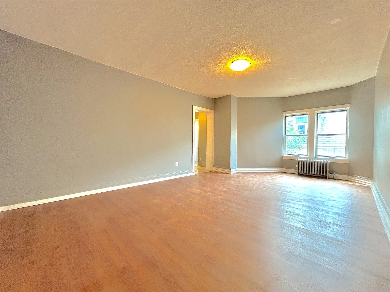 2 bed, 900 sqft, $1,790 — Photo 2