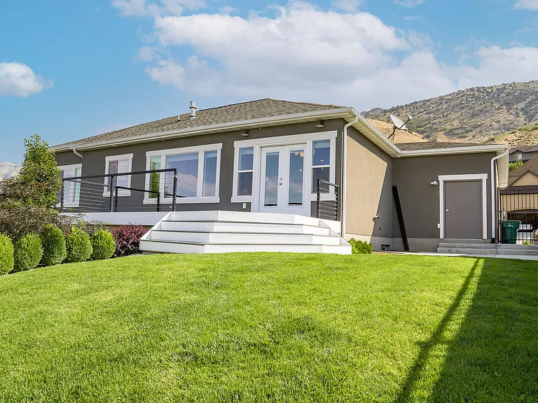10431 Avondale Dr — Photo 7