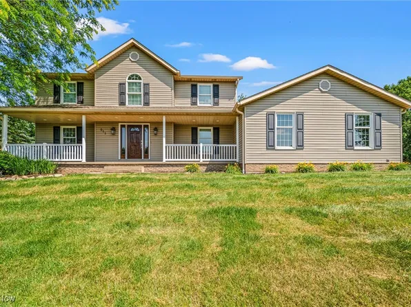 511 Roland Hills Dr, Mogadore, OH 44260