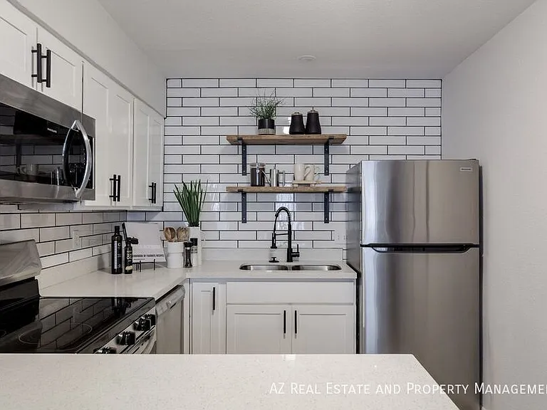 1615 N 51st St #4 — Photo 9