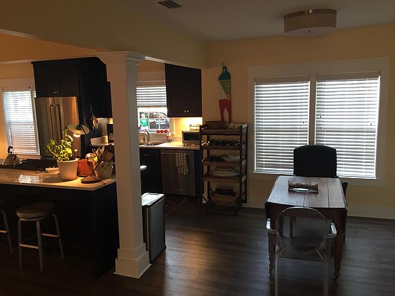 Open kitchen floorplan with dining area