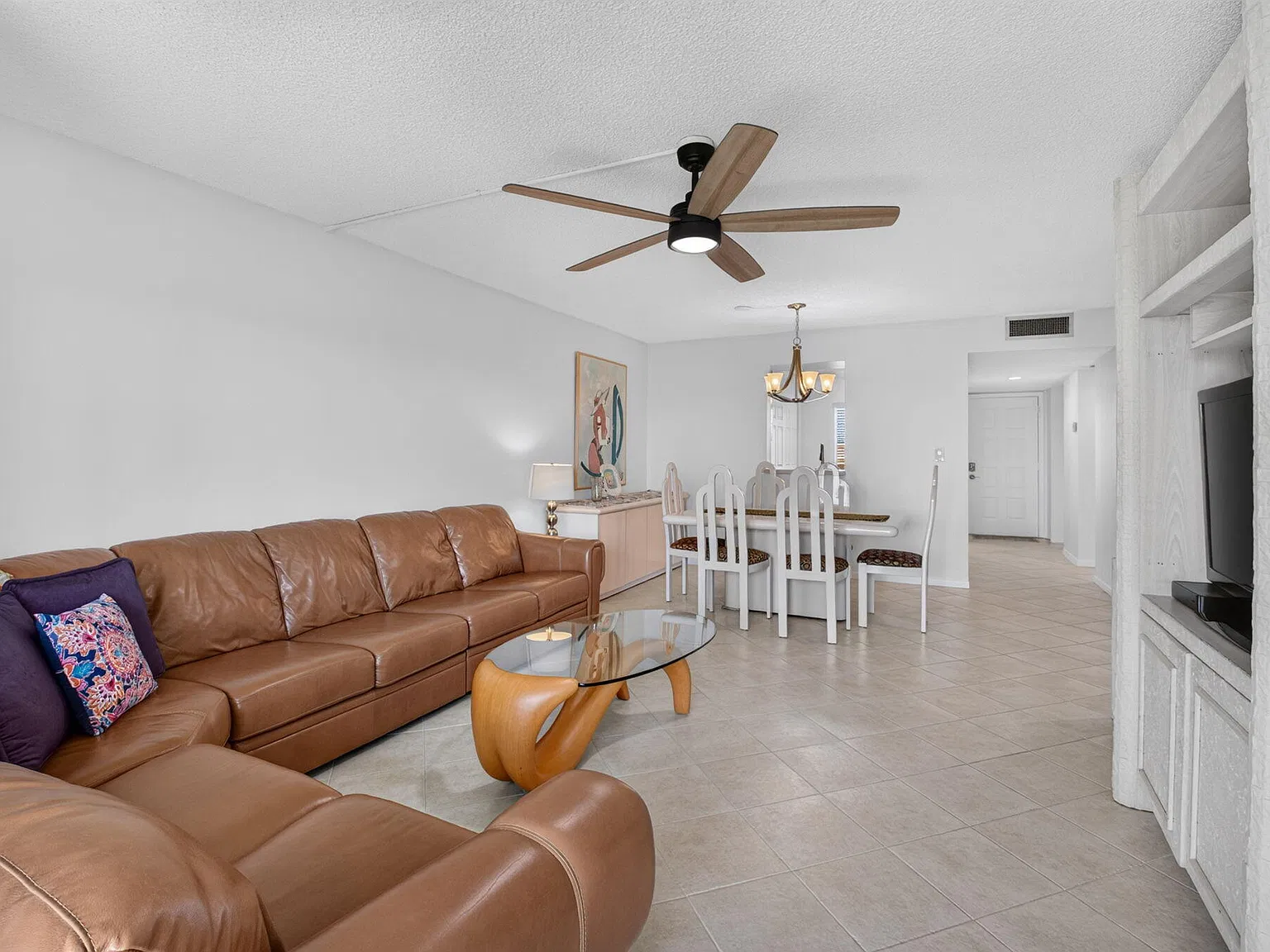 2 bed, 2.0 bath, 1070 sqft, $3,750 — Photo 4