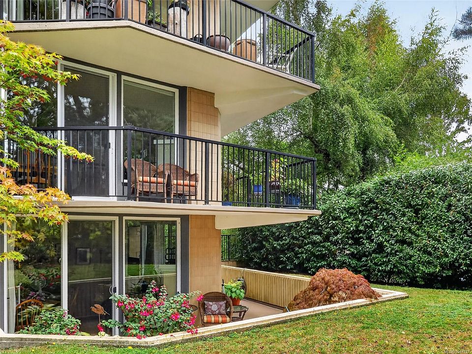 1st image of 2210 Cadboro Bay Rd #201-OAK