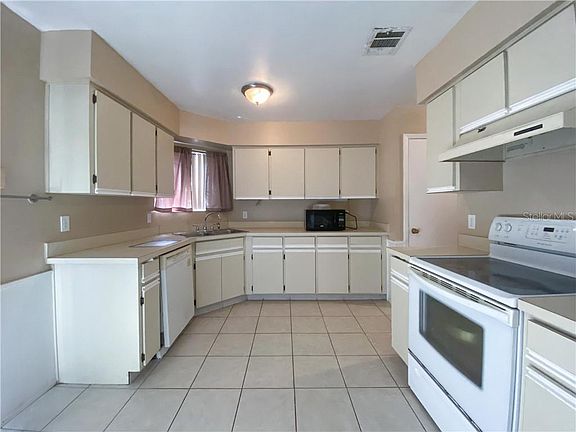 2nd image of 758 Ashley Ln #1A
