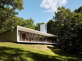 98 Willow Glen Rd, Milan, NY 12571