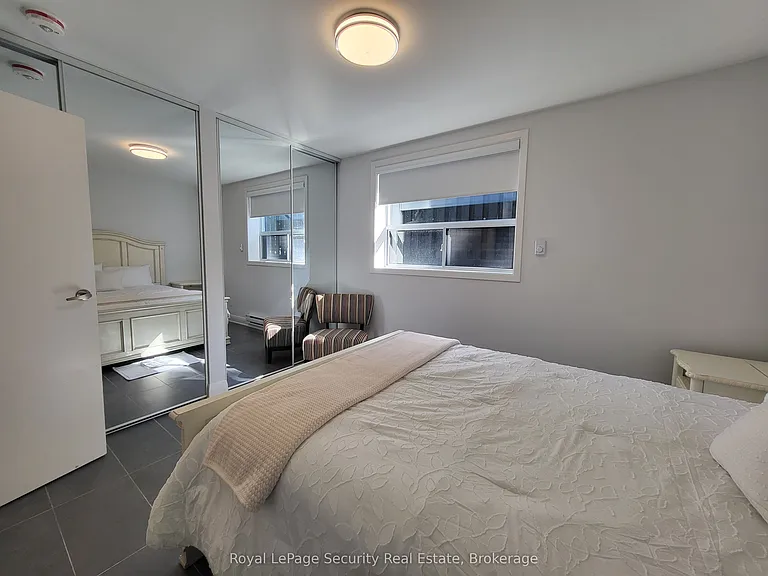 328 Lakeshore Rd E #2 — Photo 6