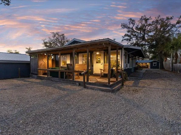 603 Riverside Dr SE, Steinhatchee, FL 32359