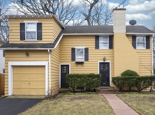 370 Winnetka Ave, Winnetka, IL 60093