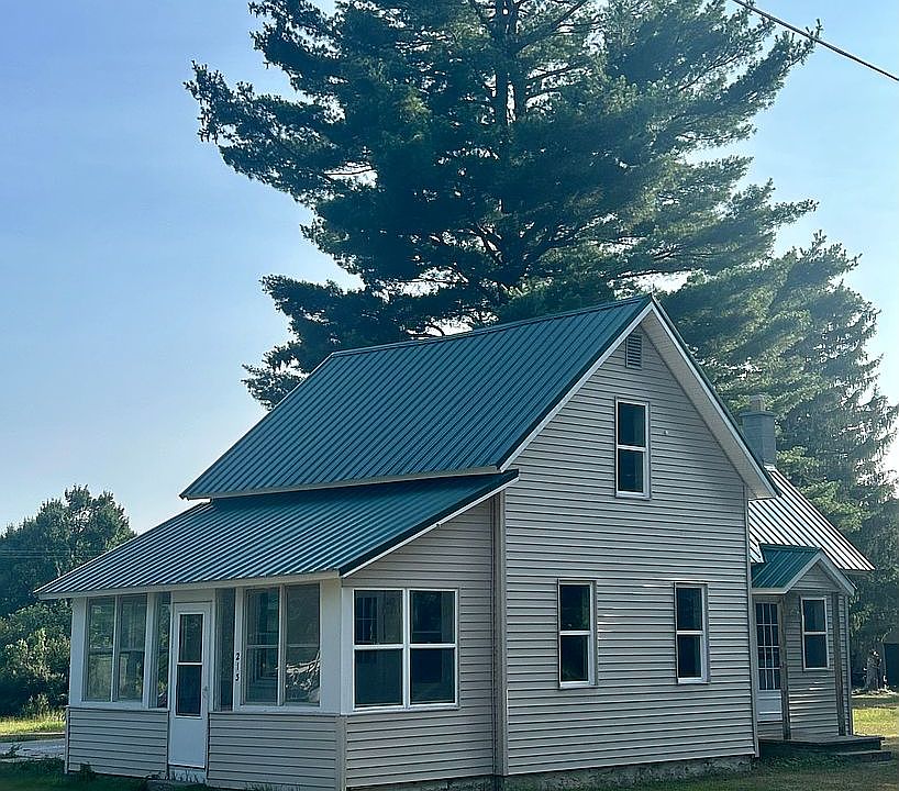 1st image of 213 Spring St