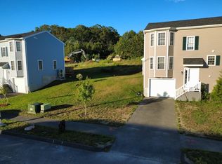 5 Snowberry Cir, Worcester, MA 01607