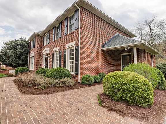 2nd image of 105 Jameson Ct