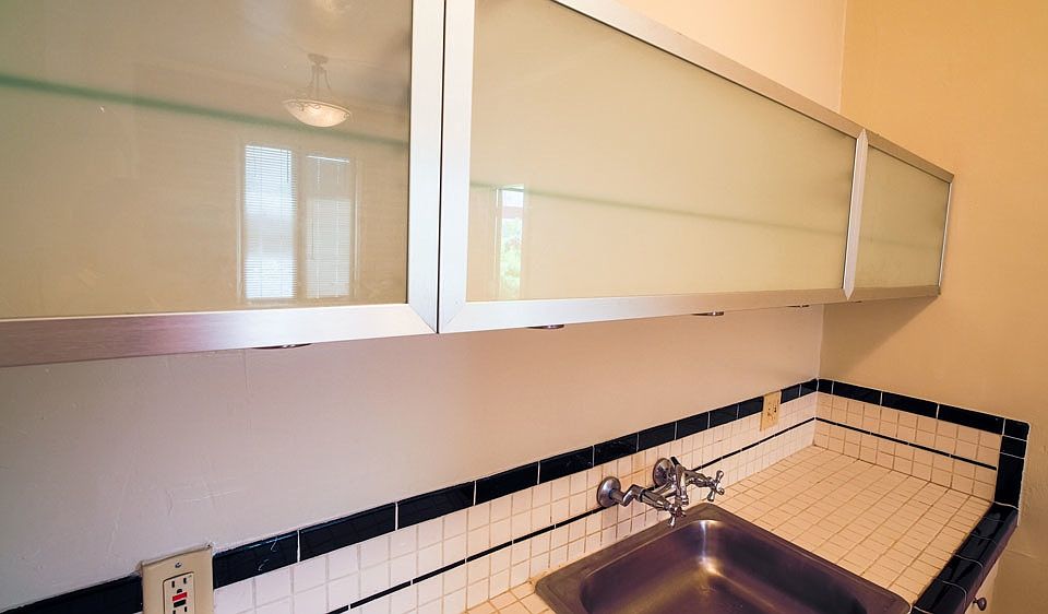 1st image of 735 S St Andrews Pl APT 406