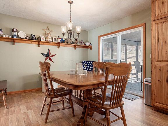 5th image of 125 Persimmon Dr
