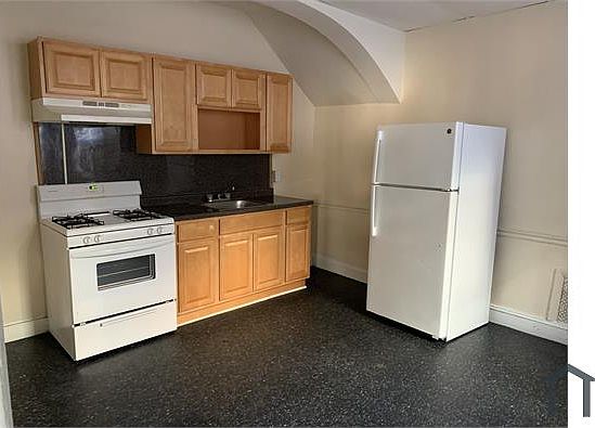 3rd image of 5306 N Water St #1