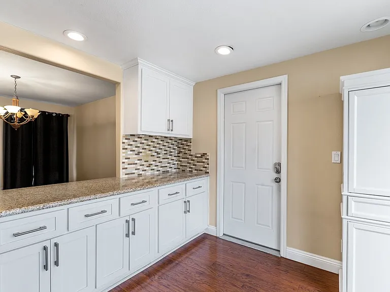 1517 Uppingham Dr — Photo 13