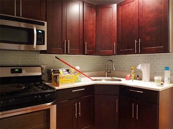 3rd image of 171 E 105th St APT 5
