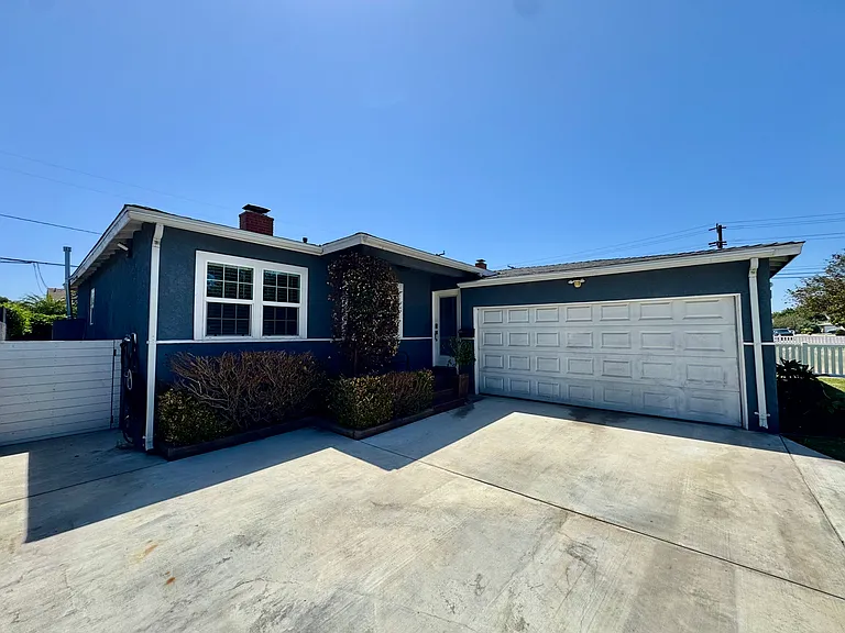 16712 Glenburn Ave — Photo 2