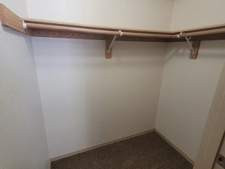 Overlook Pointe Apartments — Photo 15