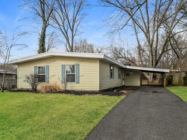 865 Pebble Ln, Florissant, MO 63033