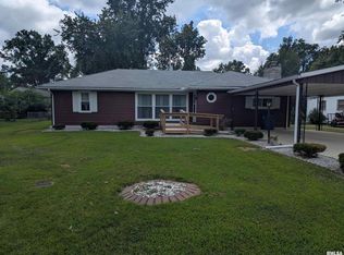 33 Devonia Dr, Centralia, IL 62801