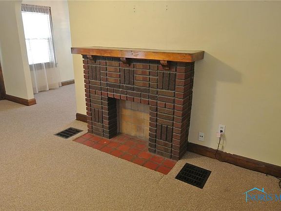4th image of 2140 Dundee St