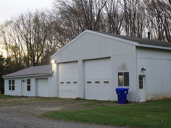 3rd image of 326 Hosack Rd
