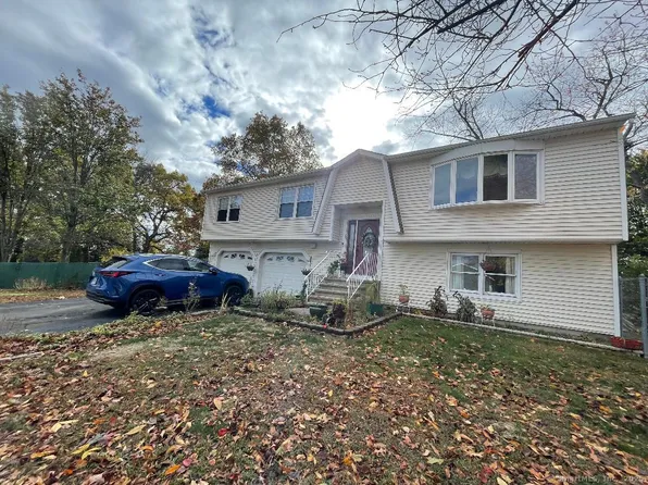 105 Pheasant Road, West Haven, CT 06516