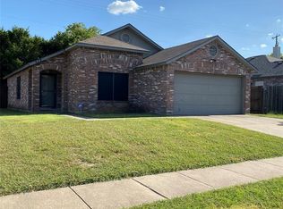 712 King St, Cedar Hill, TX 75104