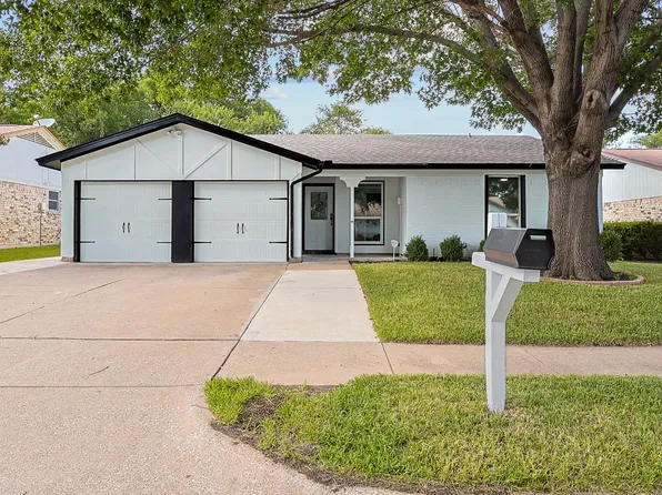 6425 Grasshopper Dr, Watauga, TX 76148