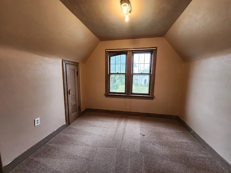 1909 Gregory Way — Photo 16