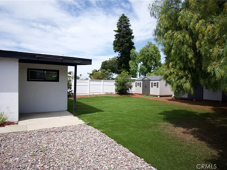 820 Iris Ave — Photo 15