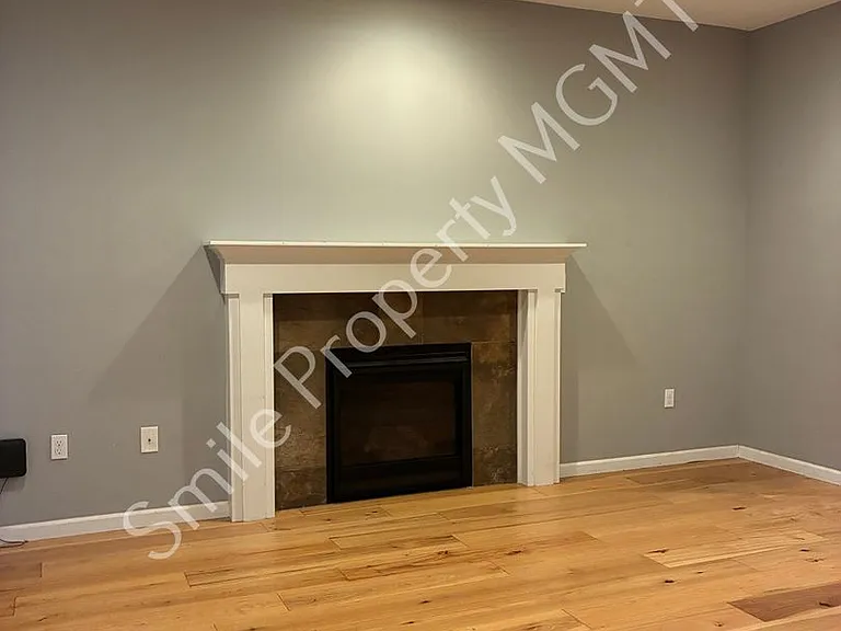19416 SE River Rd — Photo 3