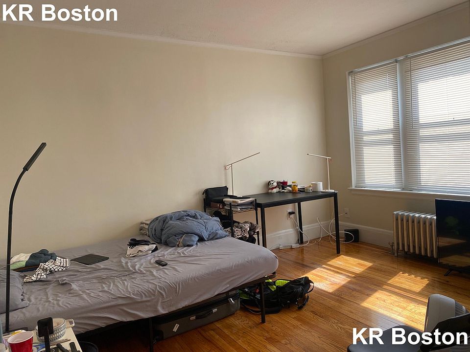 2nd image of 347 Pleasant St #A1-4