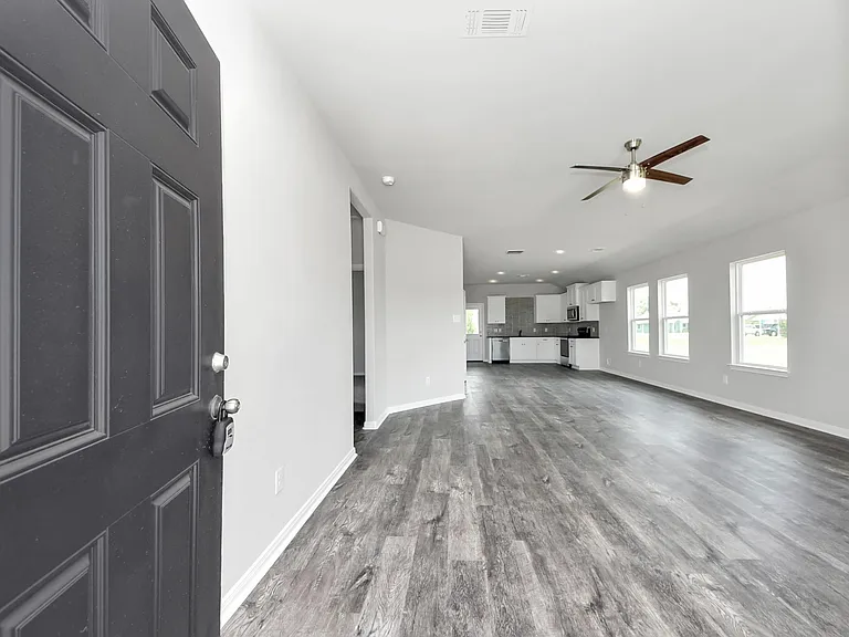 688 Swallow Dr — Photo 7