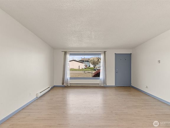 5th image of 927 W Marion Street