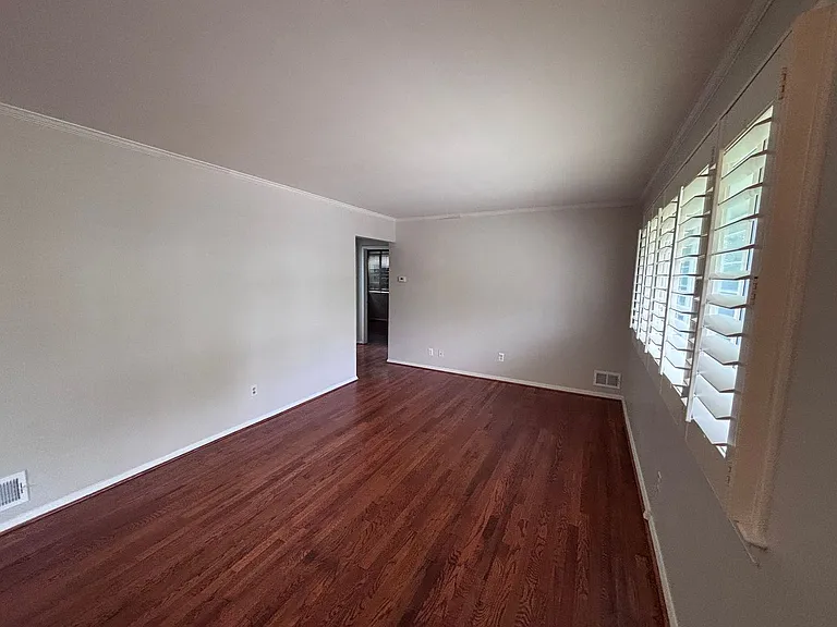 701 Robert Rd — Photo 6