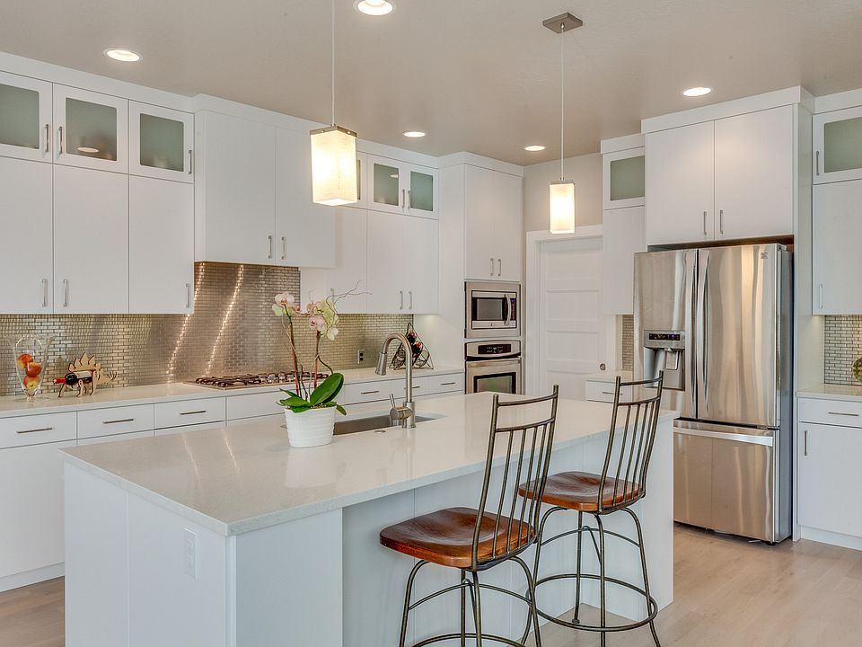 Modern sleek kitchen