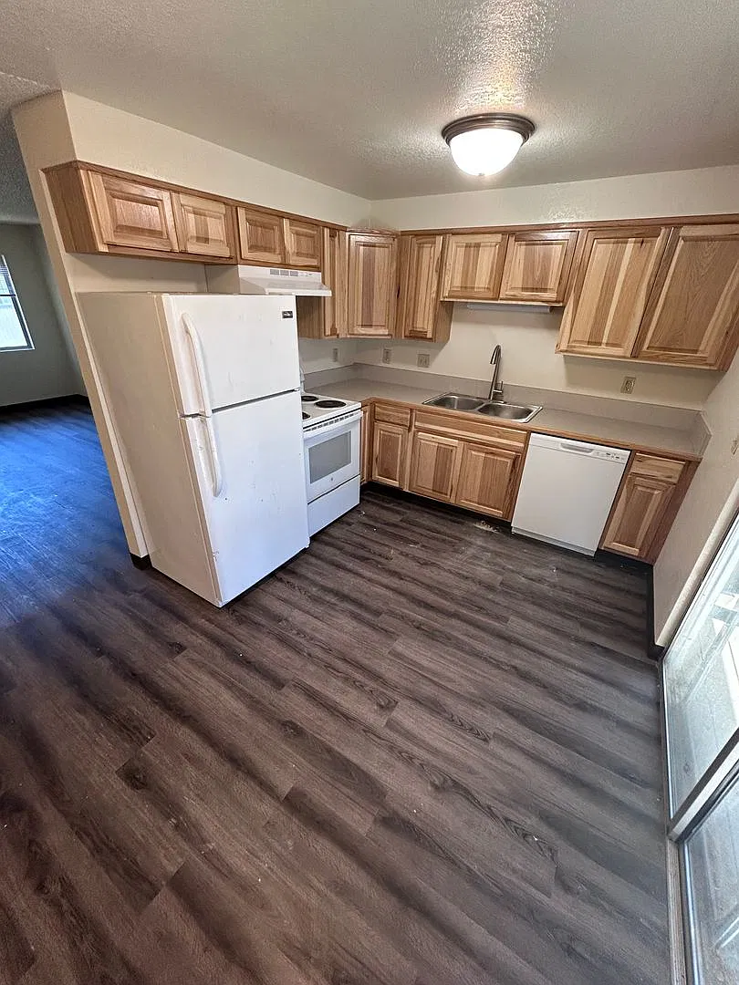 2 bed, 750 sqft, $1,250 — Photo 2