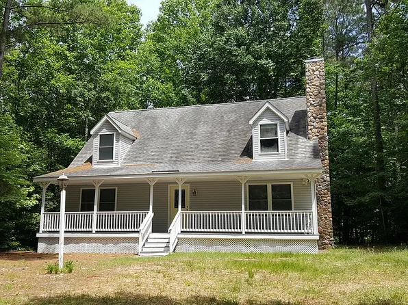 6707 Mill Creek Dr, Zuni, VA 23898