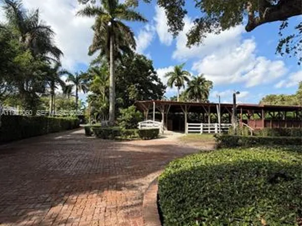 5877 SW 123rd Ave, Miami, FL 33183