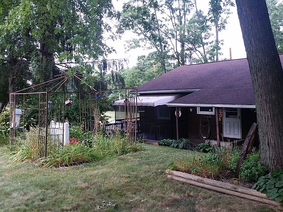 4th image of 3331 N Harvard Ave