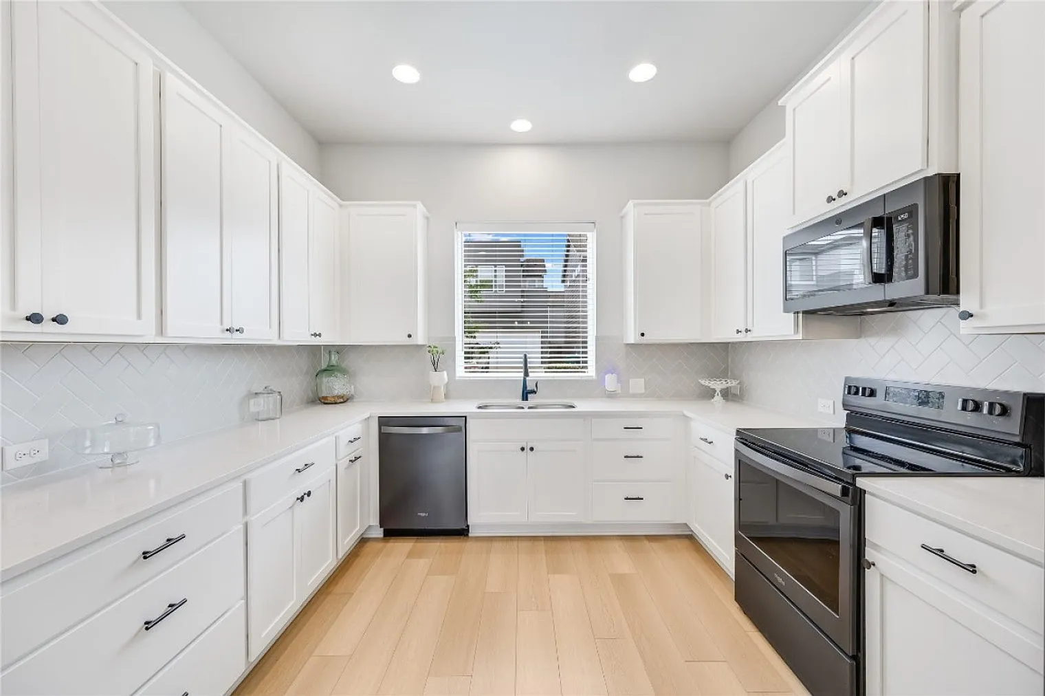 2 bed, 3.0 bath, 1496 sqft, $1,436 — Photo 3