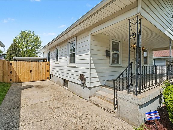 3rd image of 2105 King Ave
