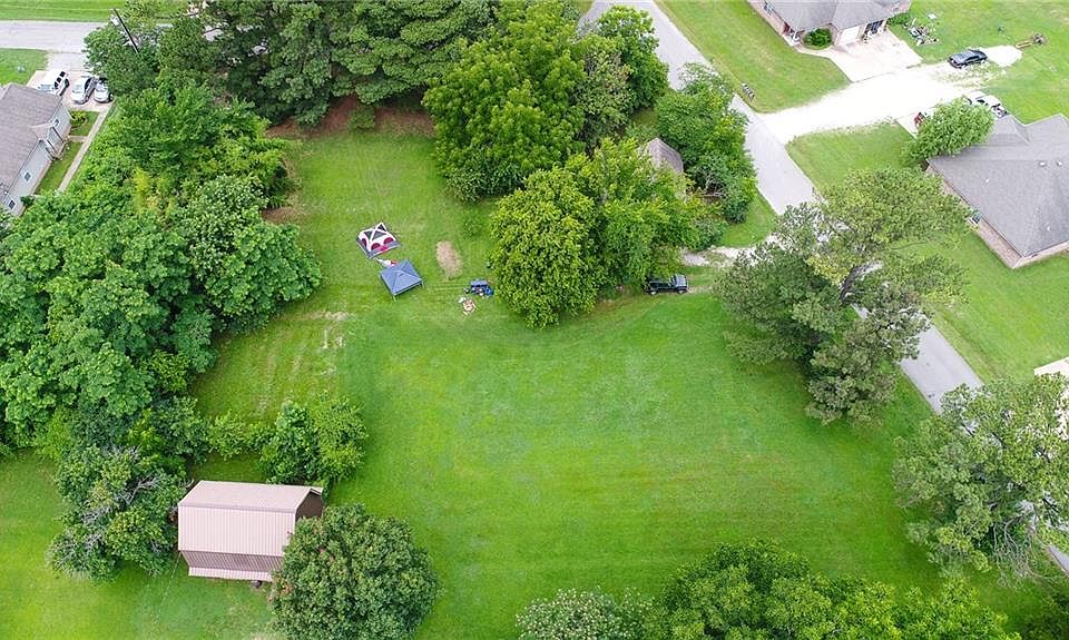 220 Commercial St Prairie Grove AR Zillow