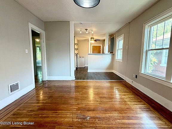 3rd image of 668 Lindell Ave #2