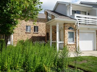 1217 Ranch View Ct, Buffalo Grove, IL 60089