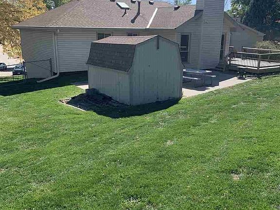 3rd image of 1106 Laramie Cir