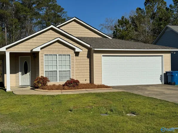 322 Autumnwood Ln, Rainbow City, AL 35906